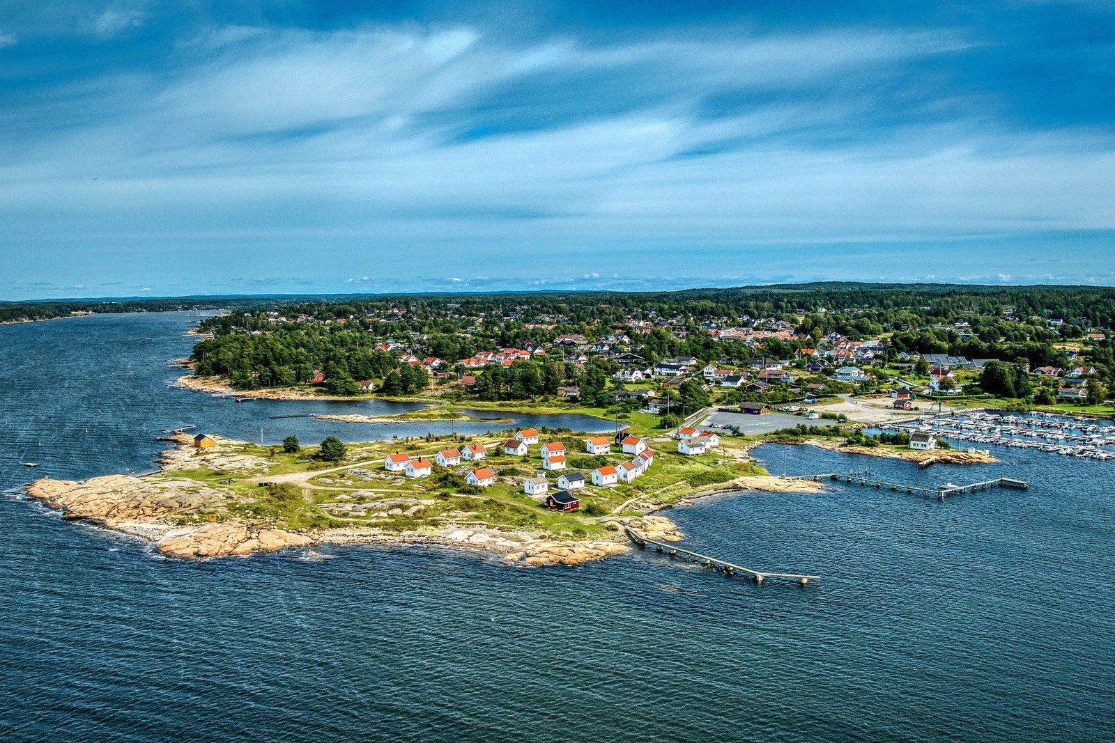 Rubingenfeltet ligger sentralt på Saltnes - og kun en kort spasertur ned til populære Saltholmen - med badestrand og småbåthavn. Galleribilde