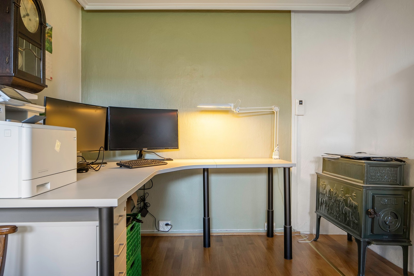 Kontor i underetasje. Galleribilde