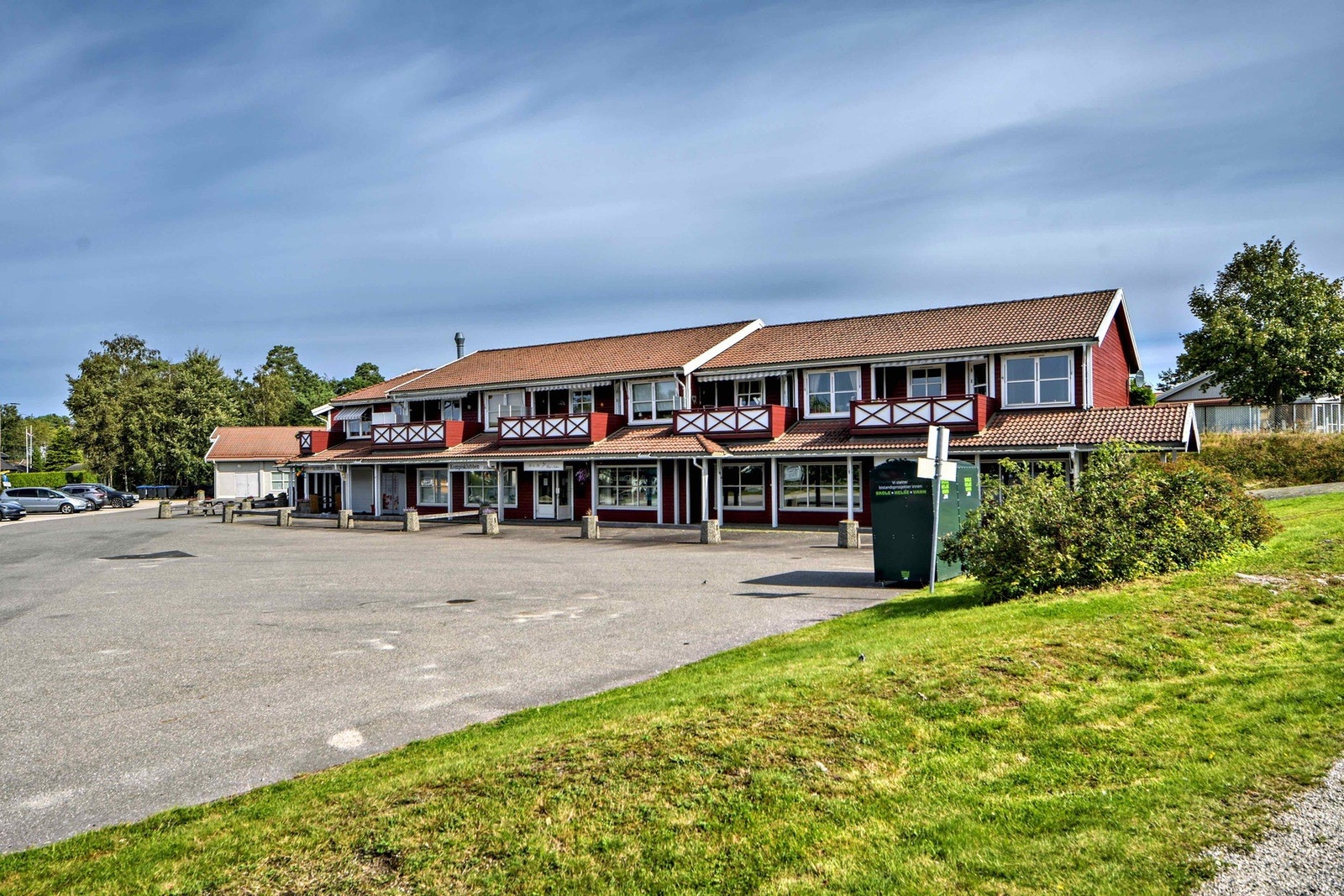 Det finnes flere servicetilbud ved tidligere Saltnes Handel. Galleribilde