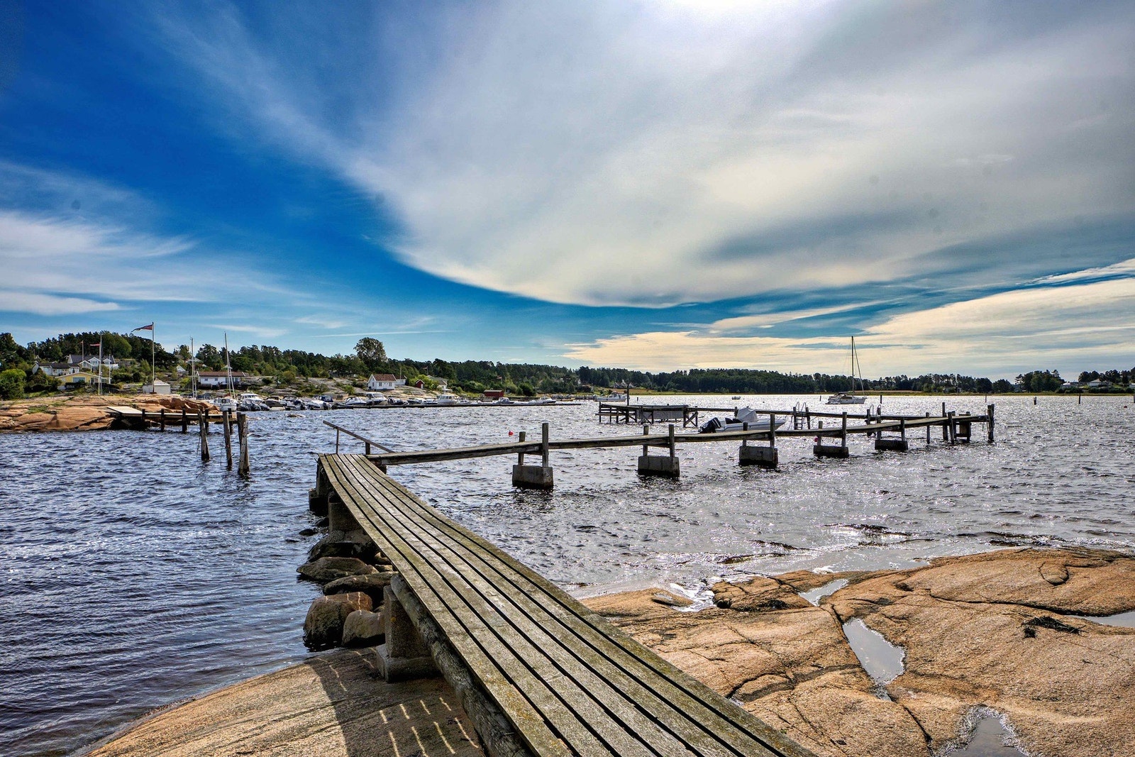 Bryggene ved Saltholmen. Galleribilde