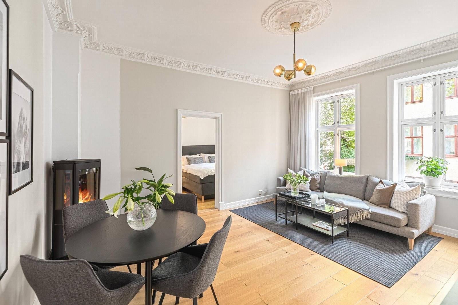 Ida Myhrvold v/PrivatMegleren Aksept har gleden av å ønske velkommen til denne klassiske perlen i Schultz' gate 10! Galleribilde