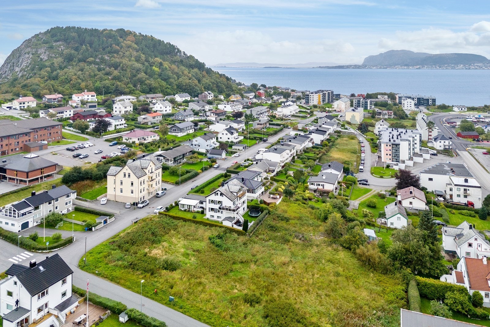 Dronebilde av nærmiljøet Galleribilde