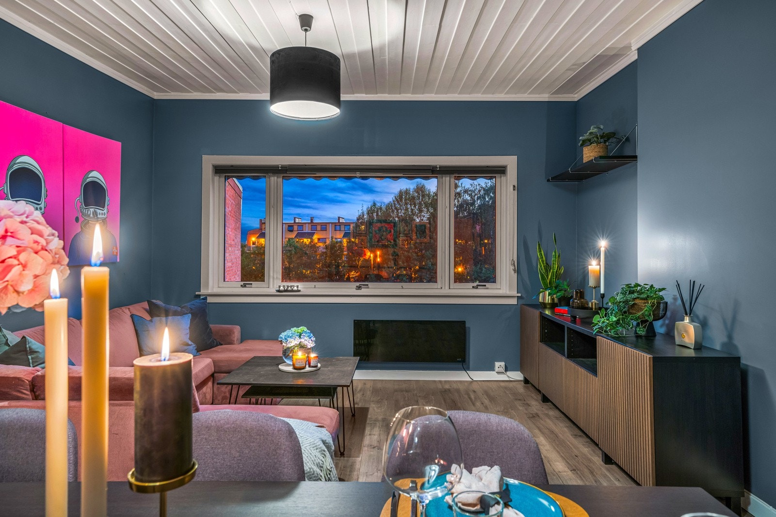 Kabel-tv og internett er inkludert i fellesutgiftene. Galleribilde