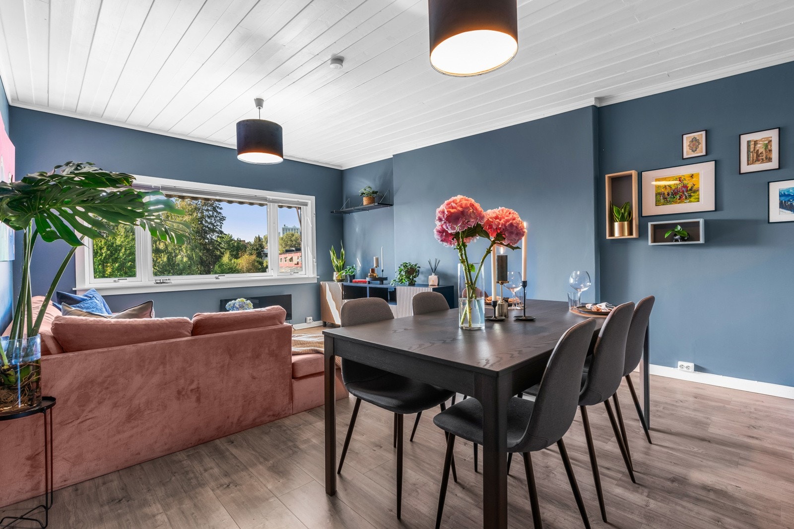 Denne leiligheten fremstår som svært moderne og er vesentlig modernisert de siste årene. Galleribilde