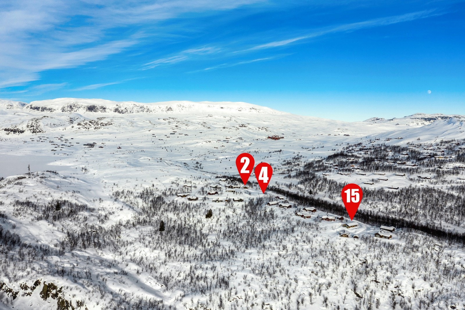 Ta kontakt med megler for visning av hyttene og nærområdet Galleribilde