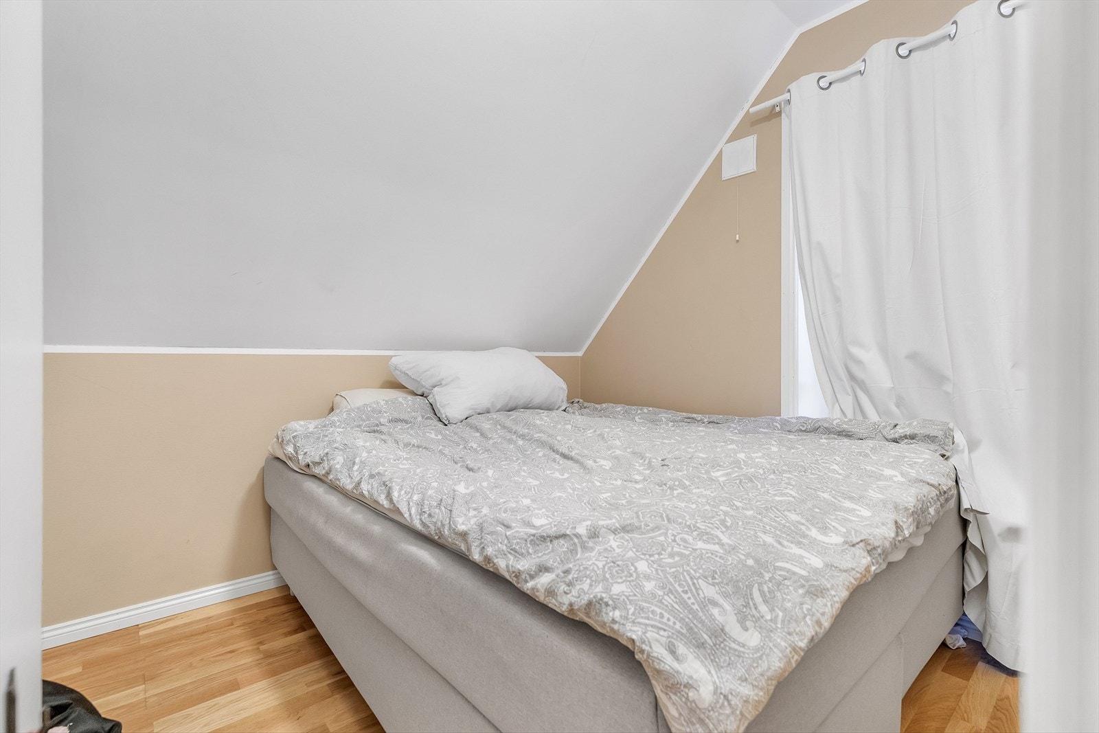 2. etg. - Soverom 2 Galleribilde