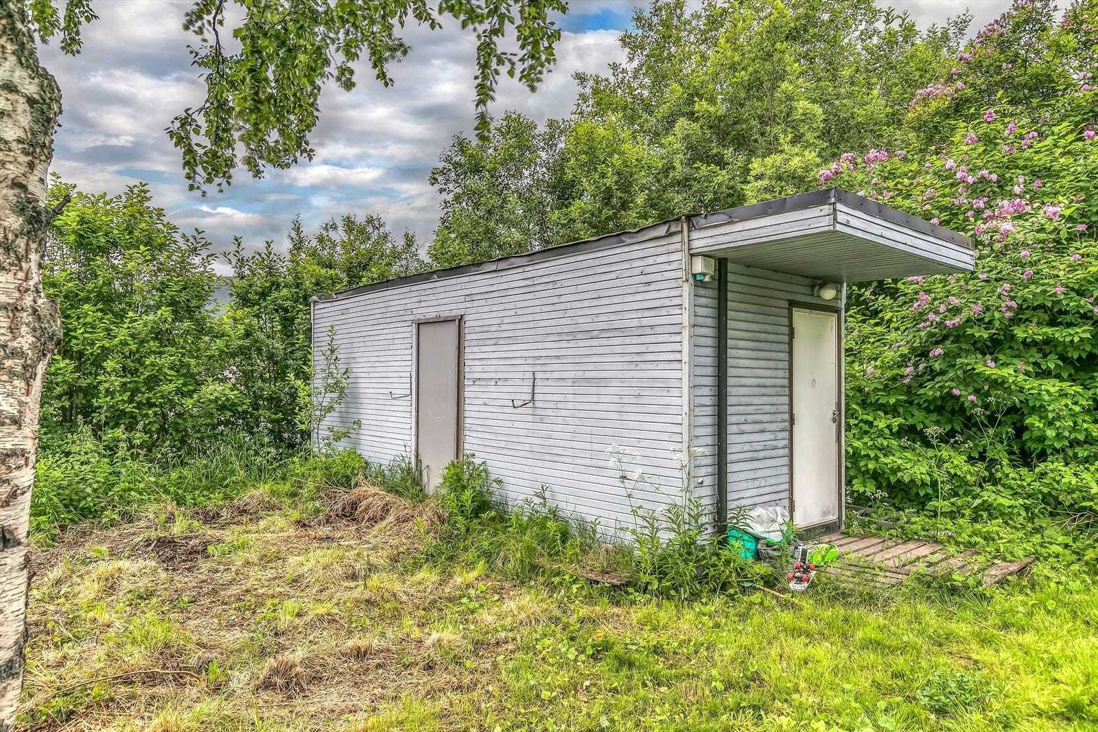 Uthus tilhørende eiendommen Galleribilde