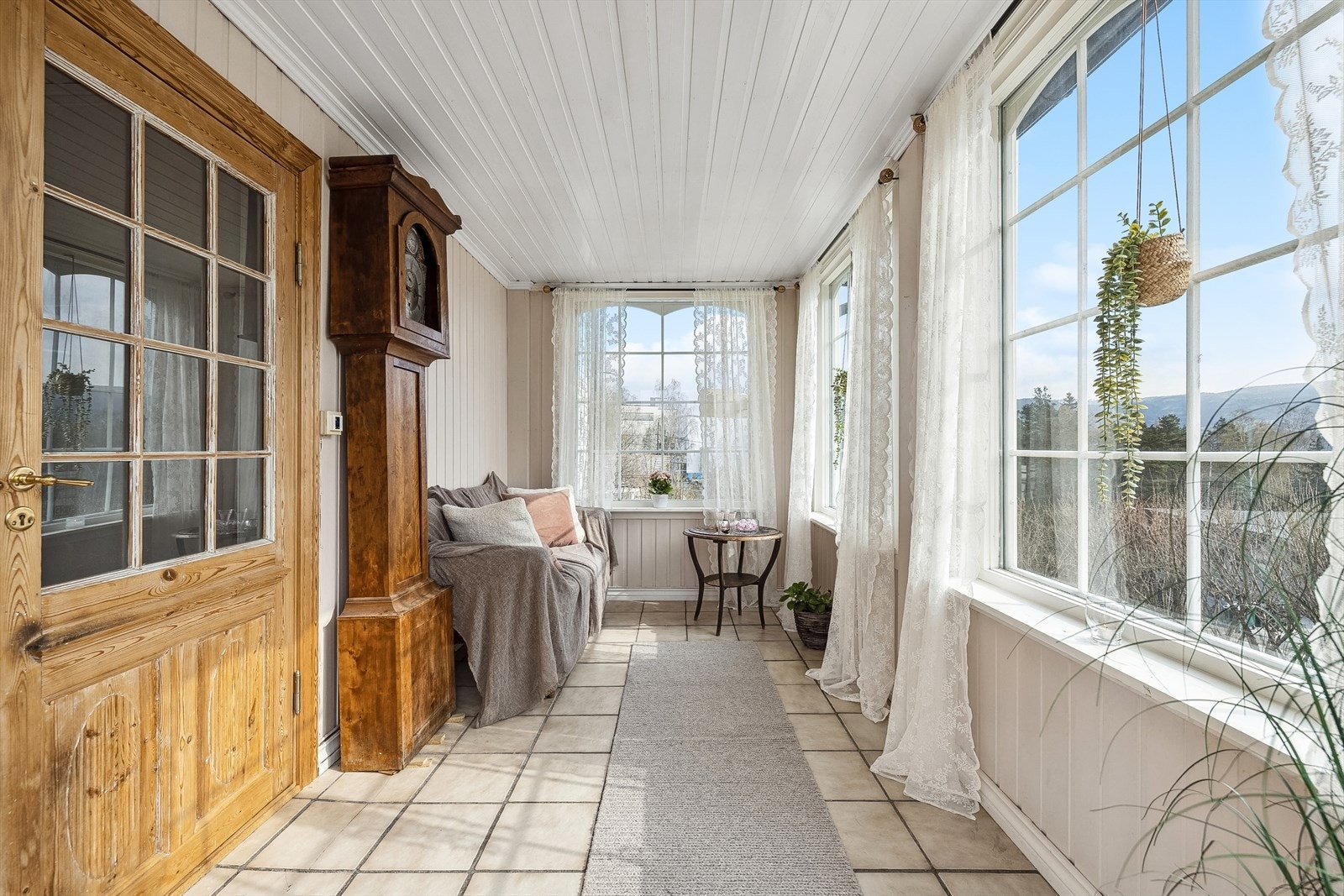 Sommerstue for glidende overgang mellom ute og inne Galleribilde