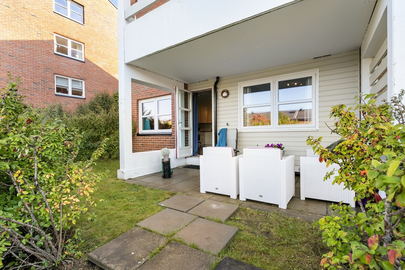 Hagen/terrassen er et perfekt sted for avslappende stunder med venner. Galleribilde