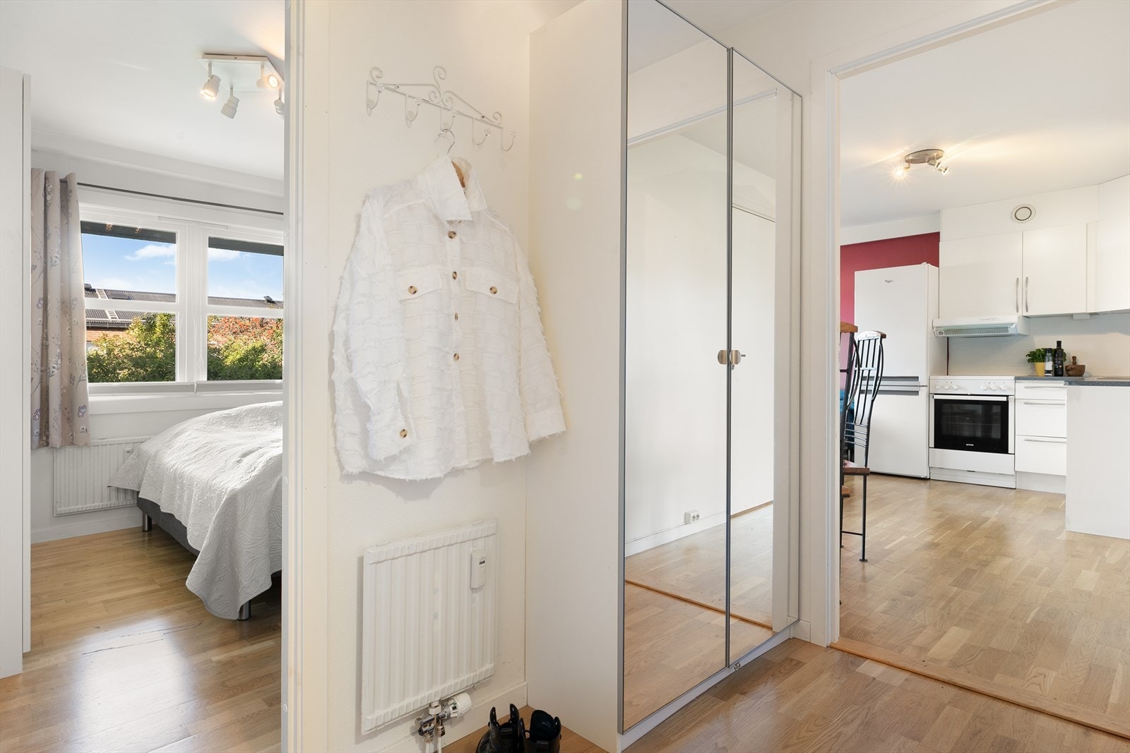 Fra entré er det adkomst til soverommet. Galleribilde