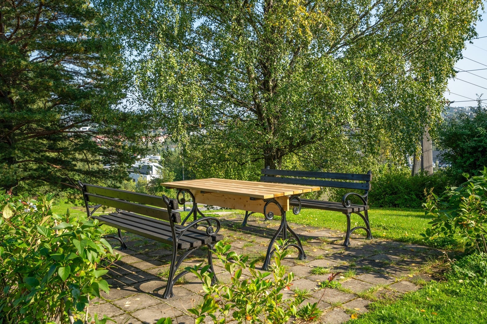 Hyggelige uteområder rett utenfor leiligheten. Galleribilde