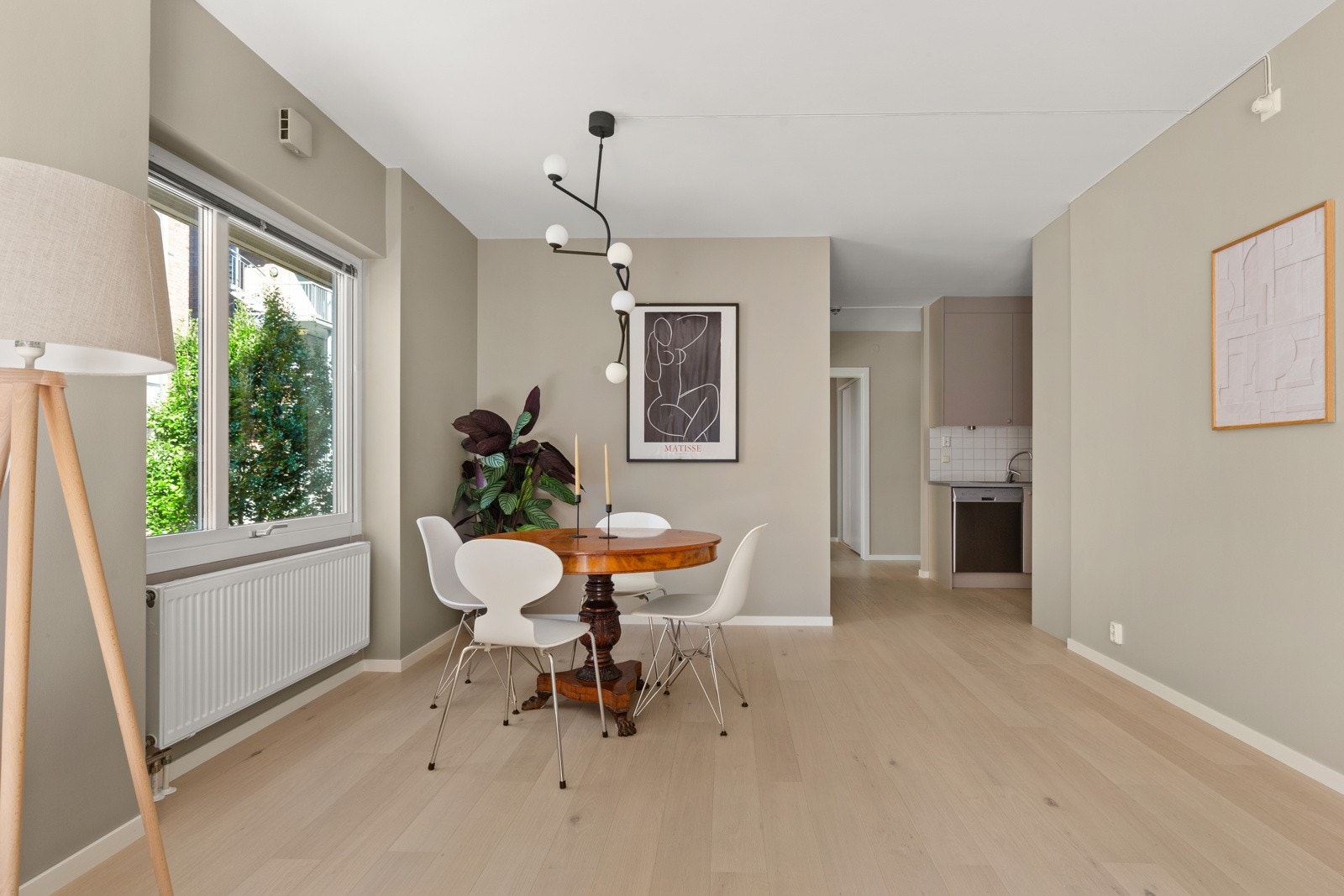 God plass til spisebord. Galleribilde