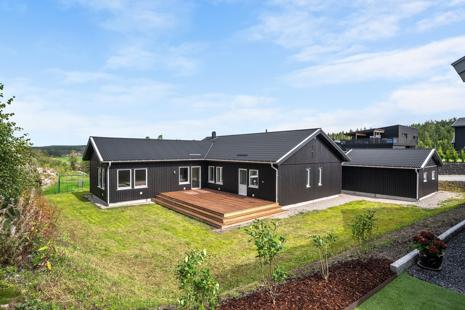 Boligen ligger med god beliggenhet på Brunsbykollen. Et nyere byggefelt med nær tilknytning til Varteig barne- og ungdomsskole Galleribilde