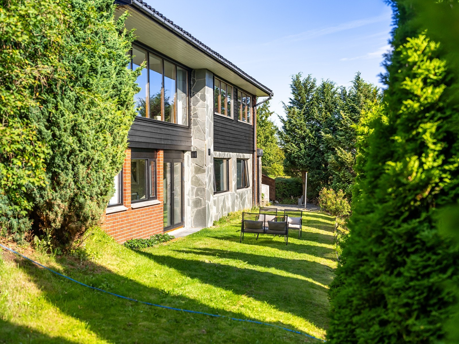 Flott enebolig med attraktiv beliggenhet på Trones. Galleribilde