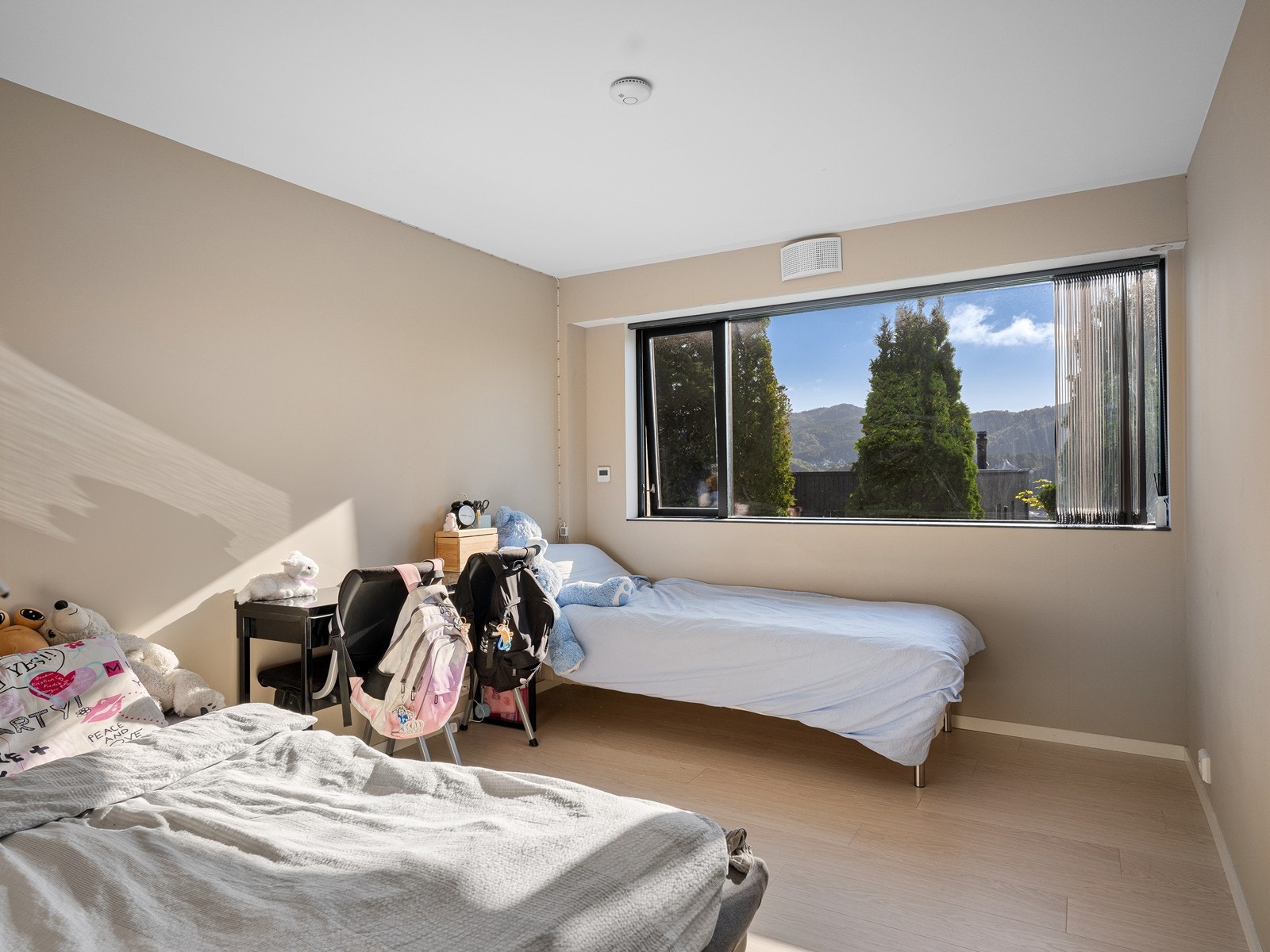 Soverom 2 av 2 i underetasjen. Galleribilde