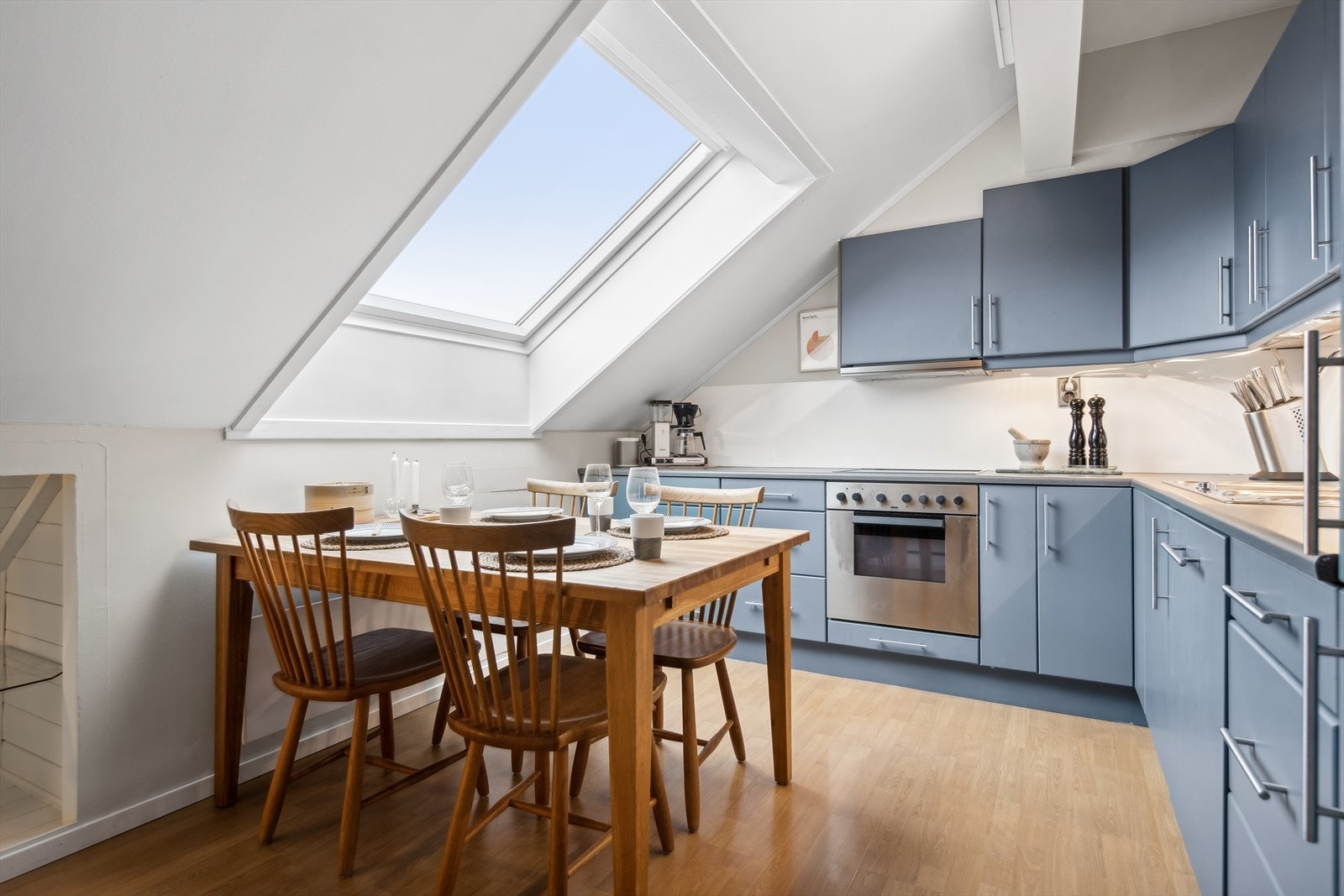 Kjøkken med spiseplass Galleribilde