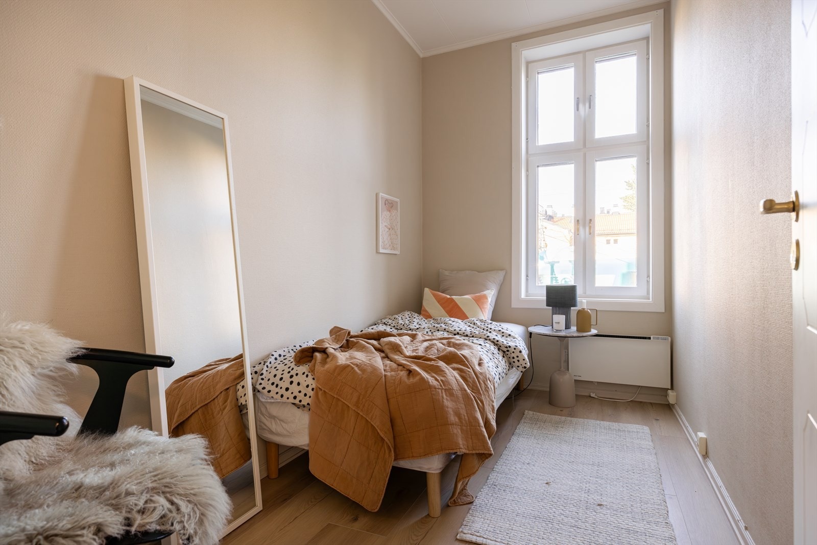 Soverom III gir plass til seng, nattbord og oppbevaring. Galleribilde