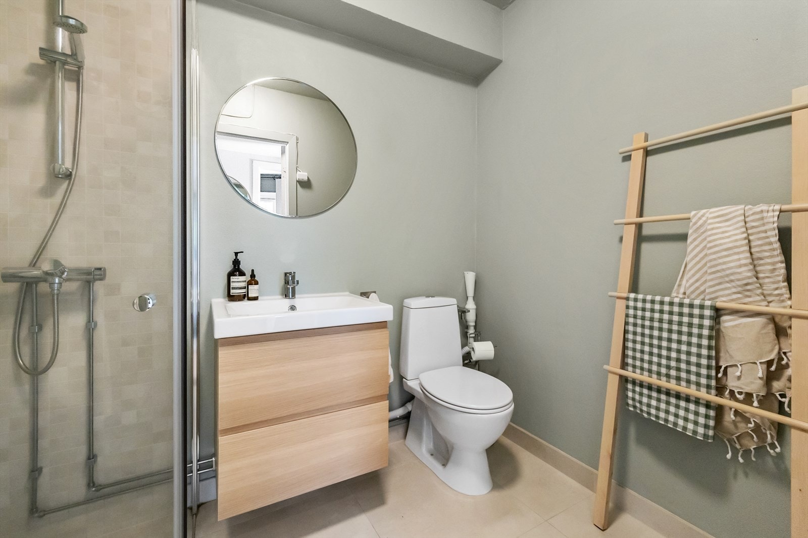 Informasjon om baderomsprosjektet følger vedlagt i salgsoppgaven. Galleribilde