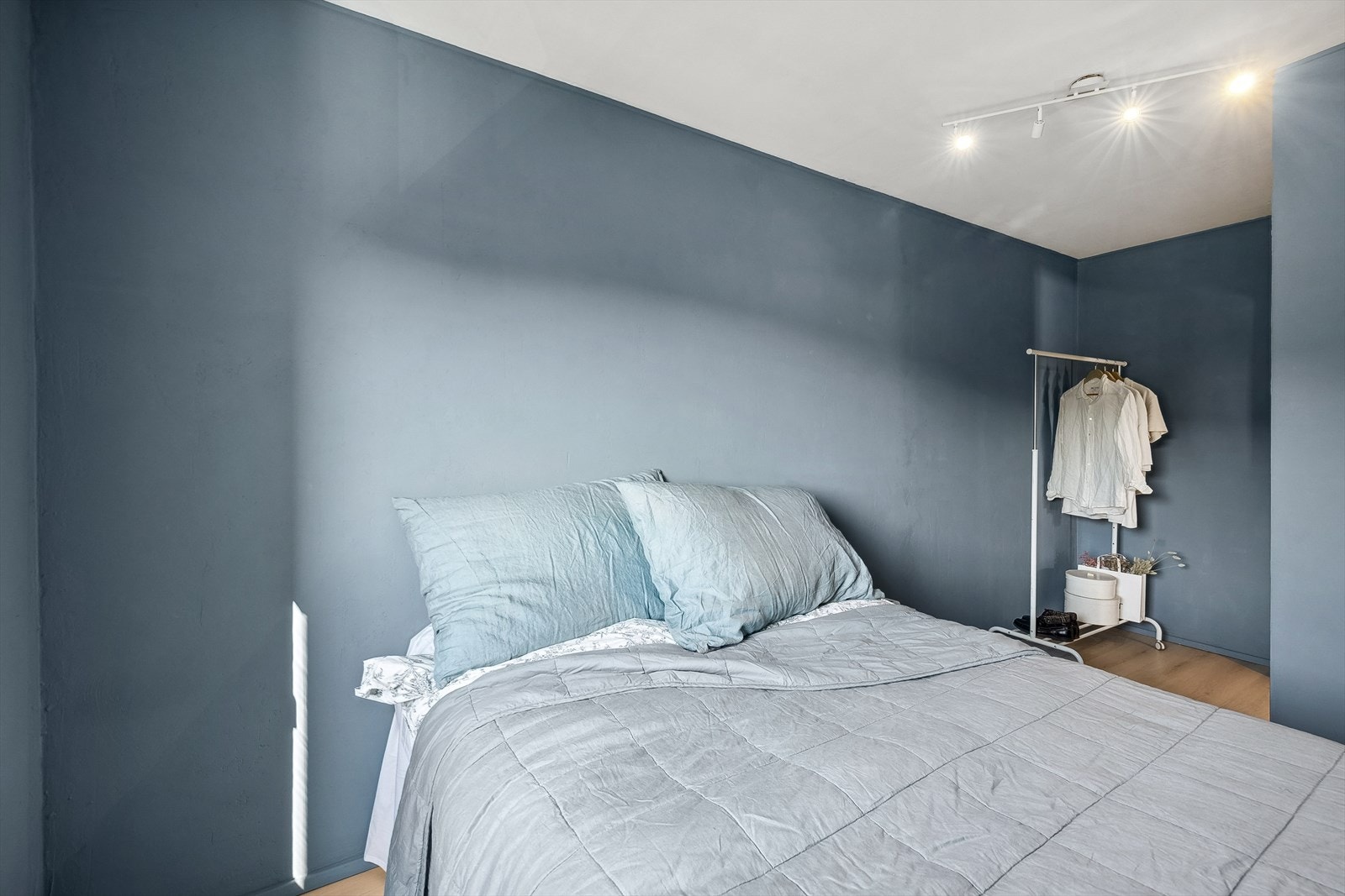 Det er også plass til garderobeløsning om ønskelig. Galleribilde