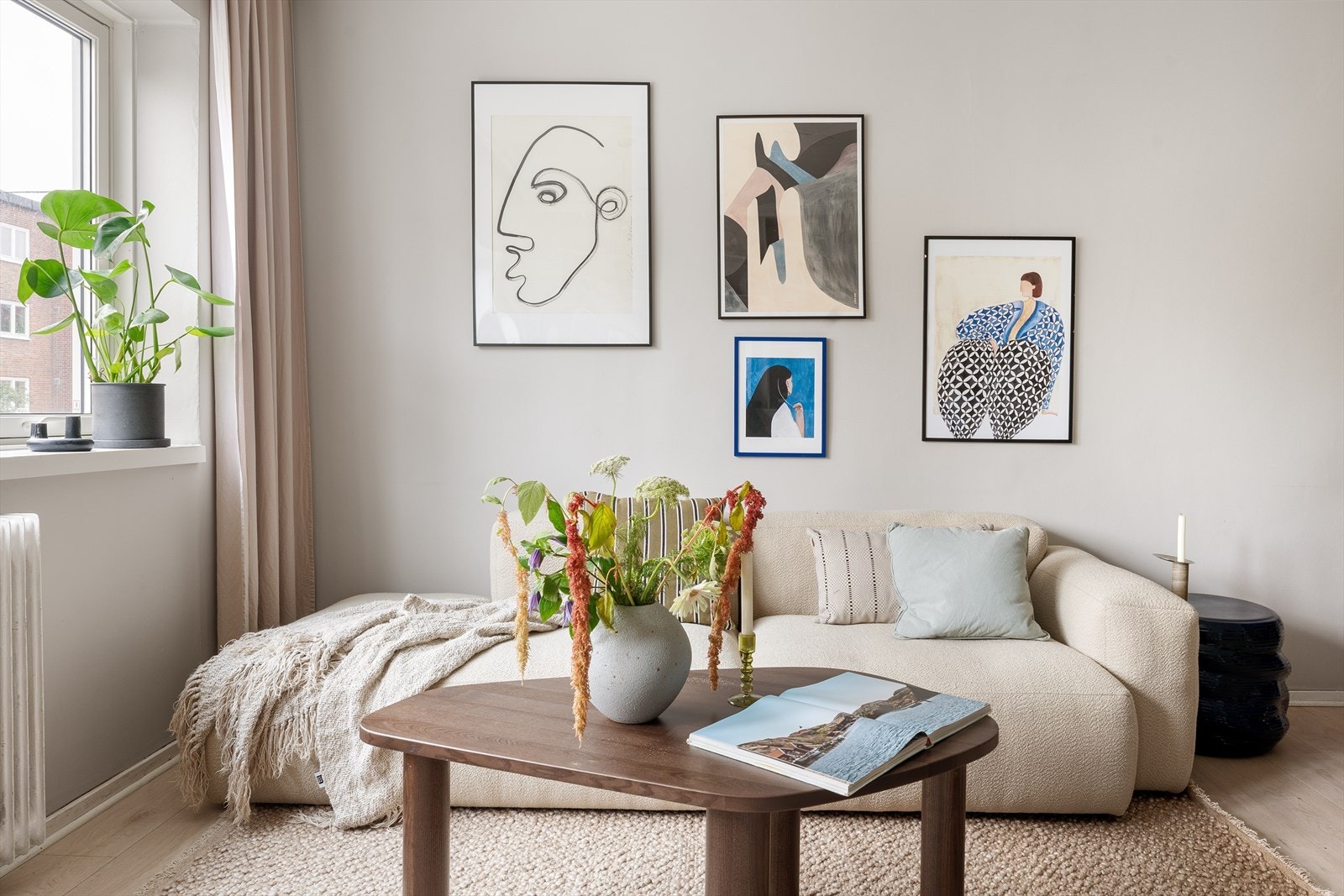 Varmtvann, fyring og internett er inkludert i fellesutgiftene og sørger for lave bokostnader. Galleribilde