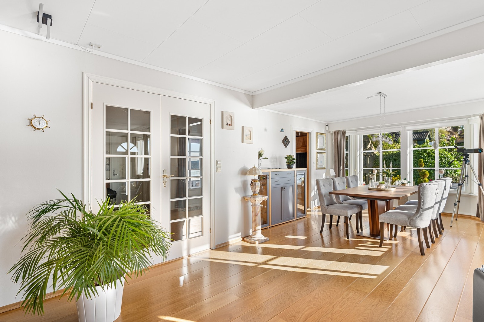 Godt med plass for oppdekning til mange gjester Galleribilde