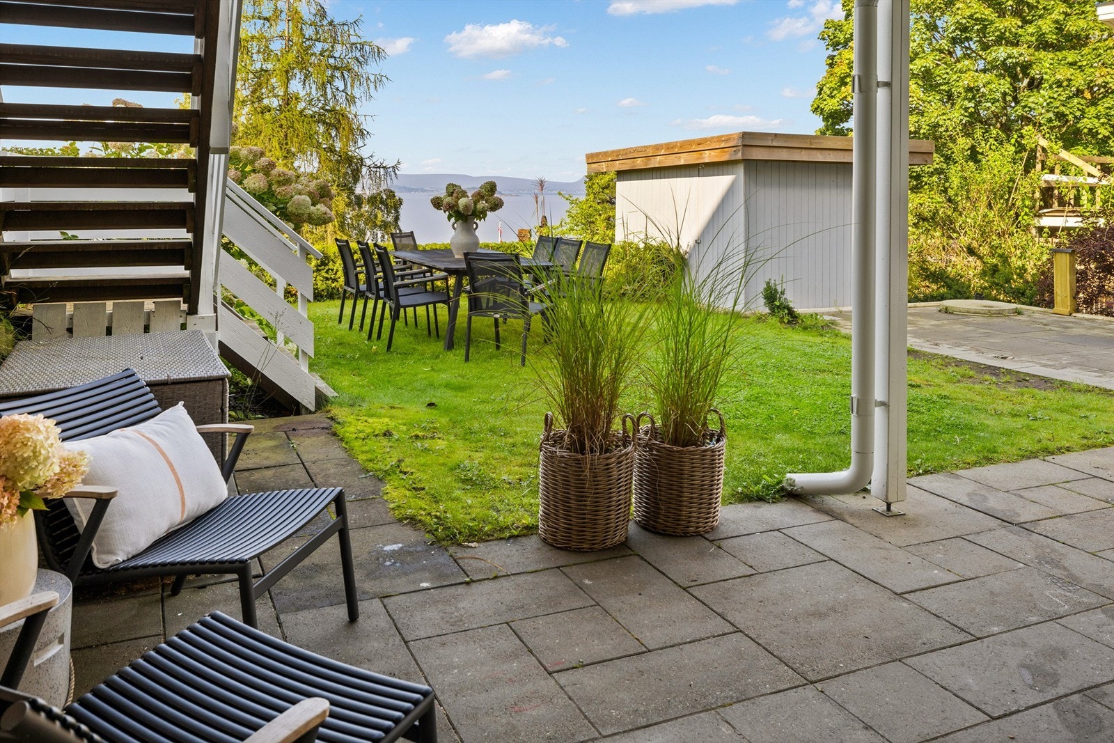 Inngangspartiet mot hage. Galleribilde