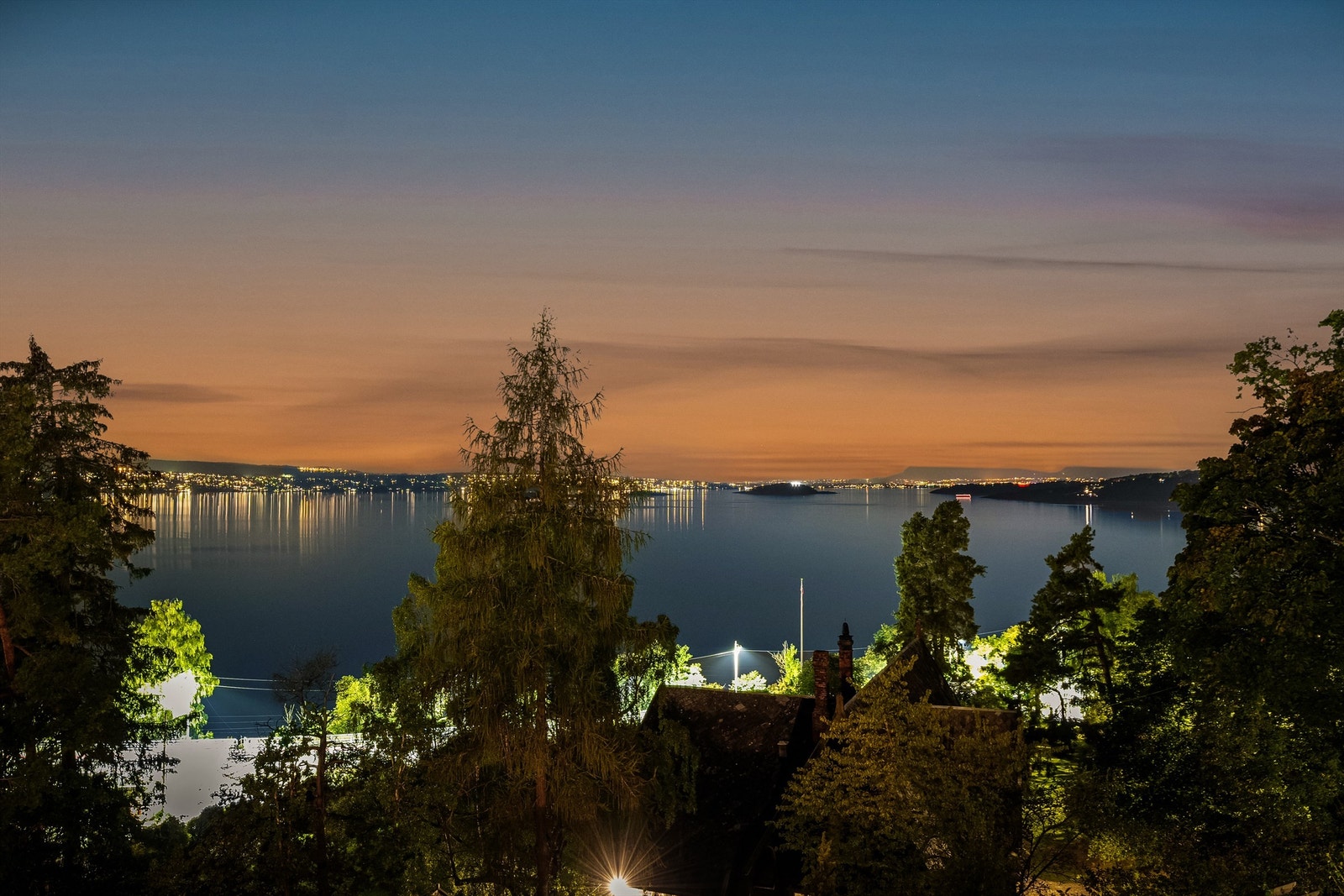 Sjønært beliggende med upåklagelig utsikt. Galleribilde