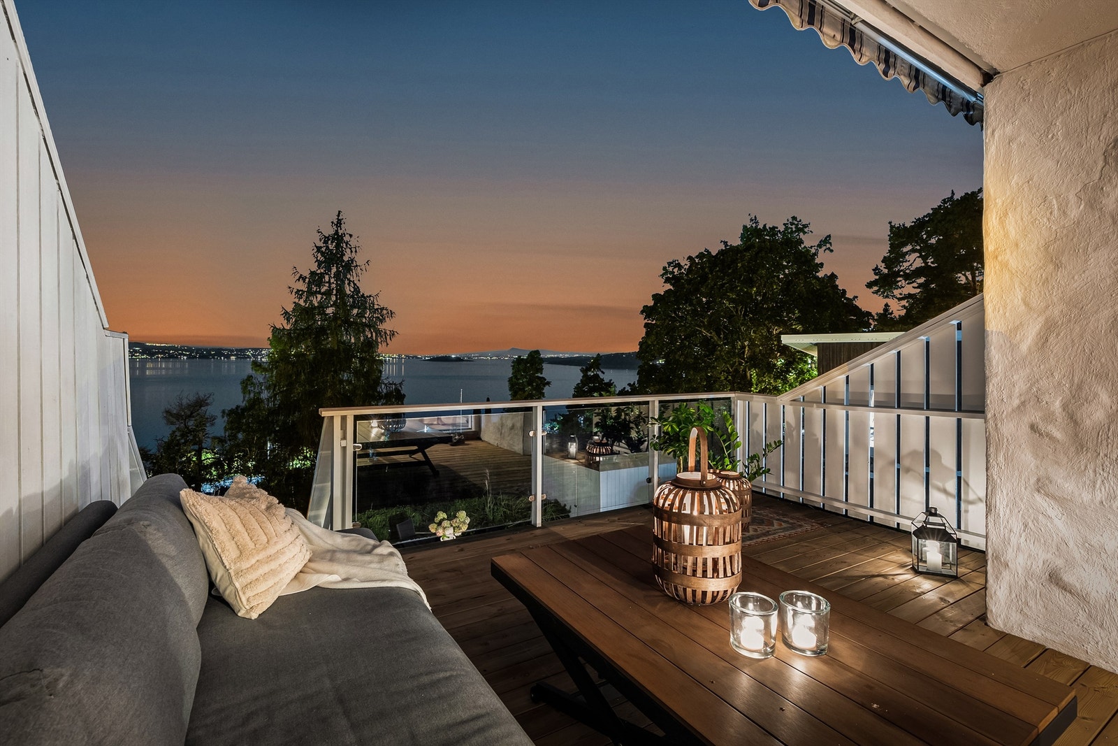 Terrasse - kveldstid. Galleribilde