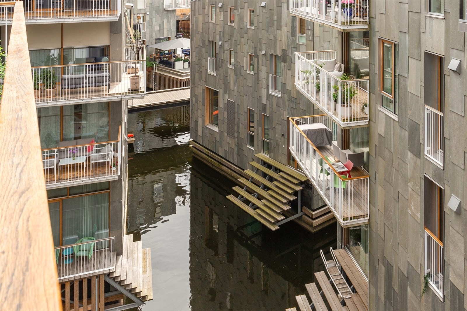 Vannkunsten ligger på bryggekanten i Bjørvika, med sine 215 unike leiligheter kan de som bor her si at de bor i Oslos Venezia Galleribilde
