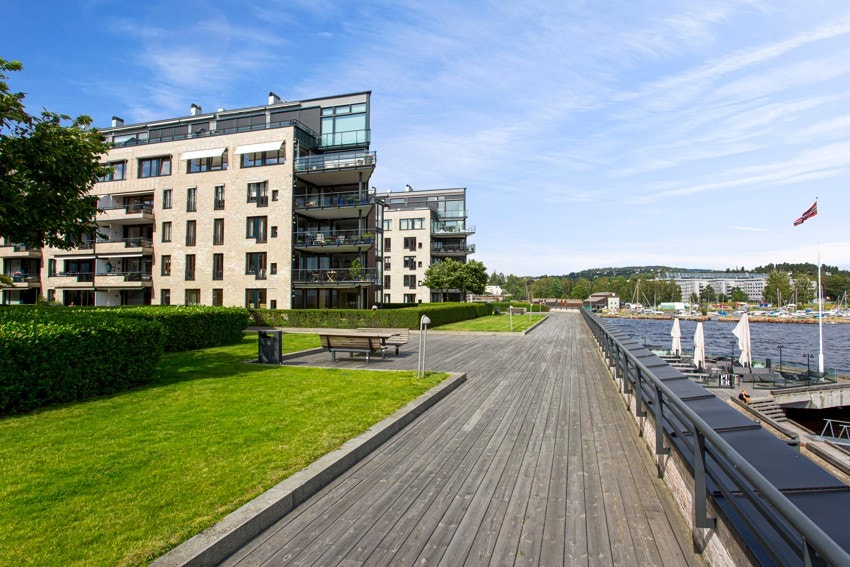 Lysaker Brygge - her fra øvre del foran bygningene Galleribilde