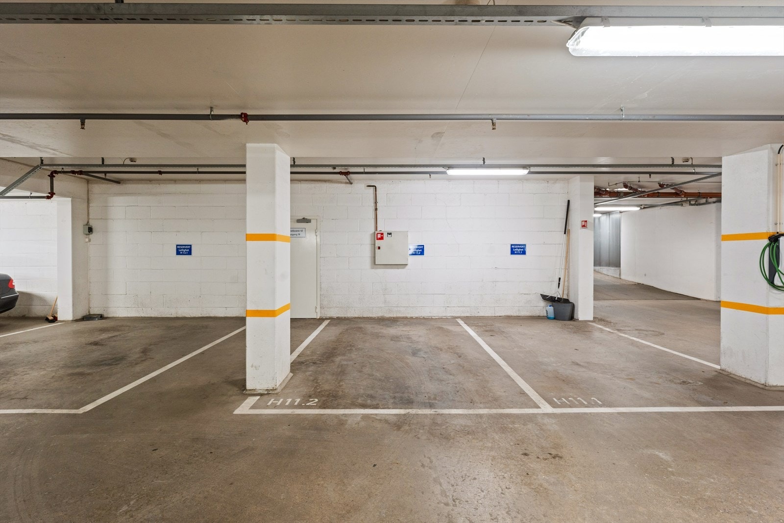 Direkte heisadkomst fra leilighetens etasjeplan til garasjeplass. Bruksrett til garasjeplass tilhører leiligheten. Galleribilde