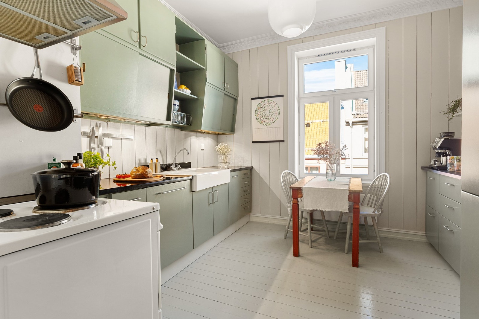 Innbydende kjøkken, full av sjarm fra 2006! Galleribilde
