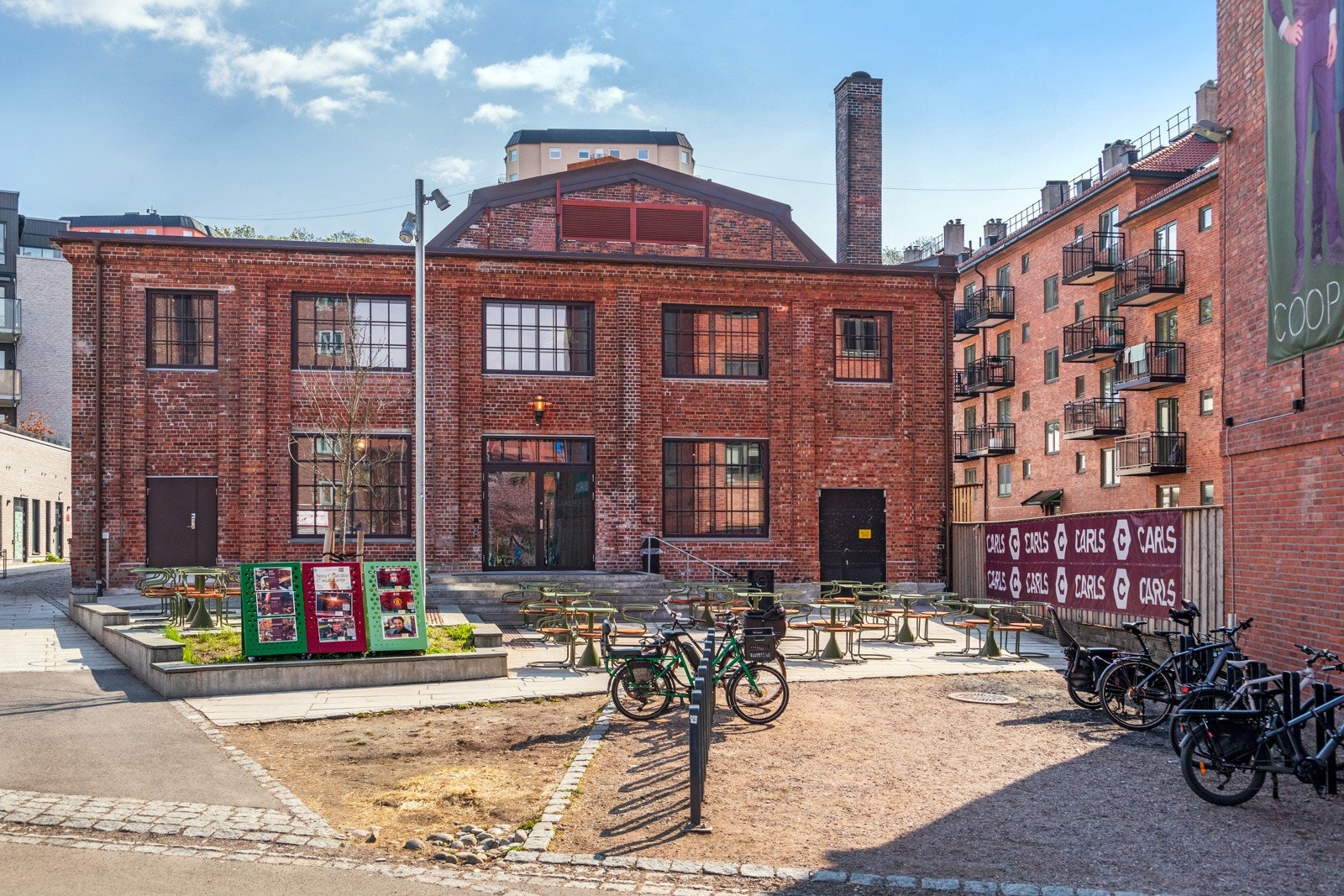 Nyåpnede Carls (Carl Berners nye storstue) har allerede blitt en stor suksess, og tilbyr bl.a. kafé & bar, restaurant, vinbar og to store arrangementsrom. Galleribilde