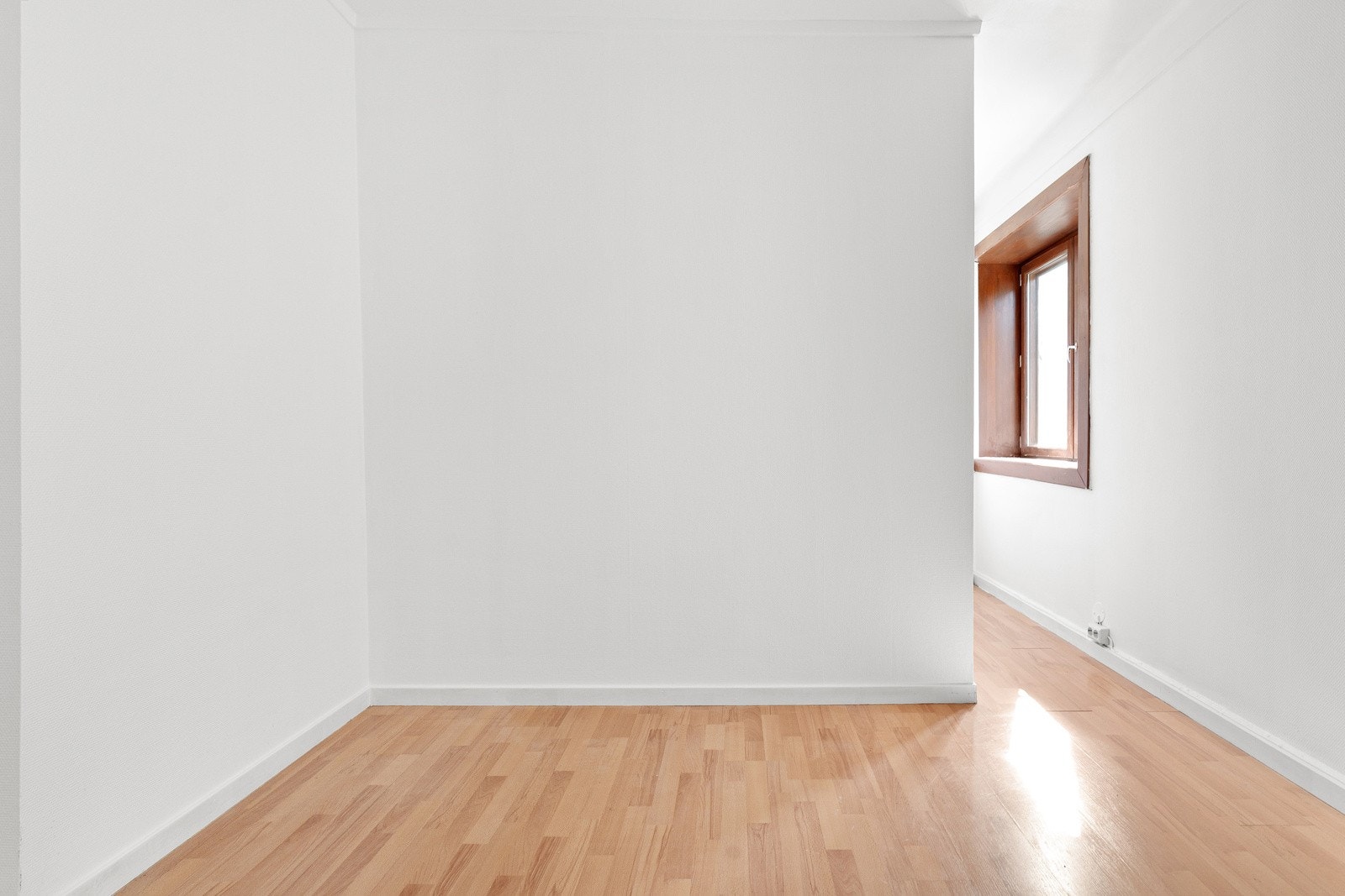 Soverom II er også av god størrelse med plass til dobbeltseng og garderobeløsning. Galleribilde