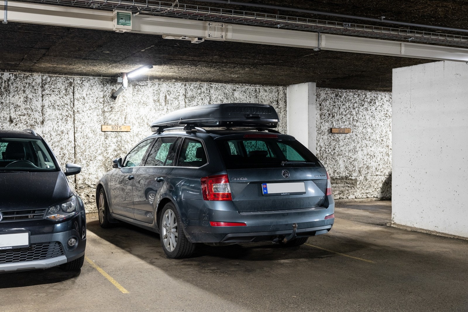Boligen disponerer garasjeplass i felles garasjeanlegg. Mulighet for å installere elbillader. Galleribilde