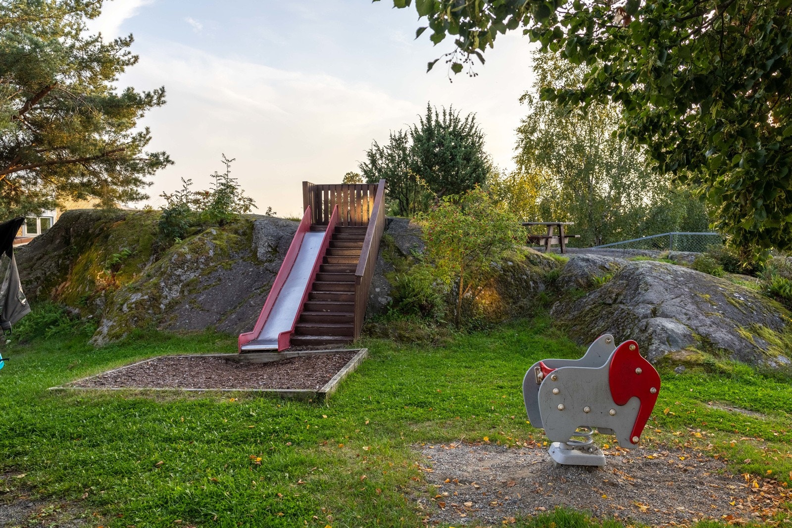 Her kan ungene leke fritt. Galleribilde