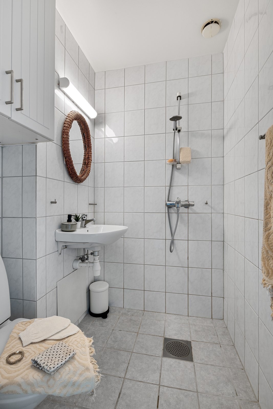 Pent flislagt bad. Galleribilde