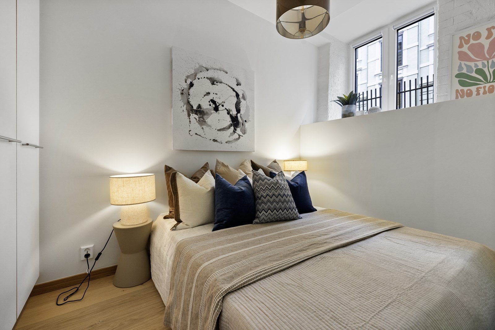 Soverommet vender ut mot forhaven. Galleribilde