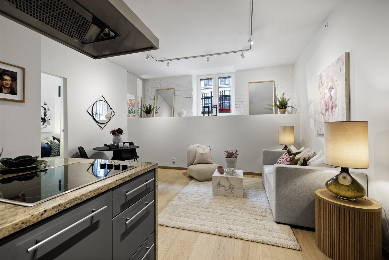 Stuen sett fra kjøkkenet. Galleribilde