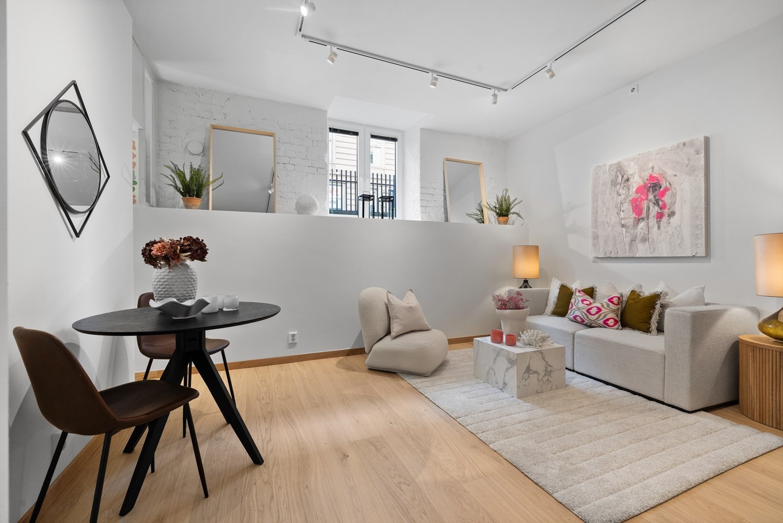 Velkommen til Observatoriegata 12 - en lys og innbydende selveier med svært sentral og stille beliggenhet. Galleribilde