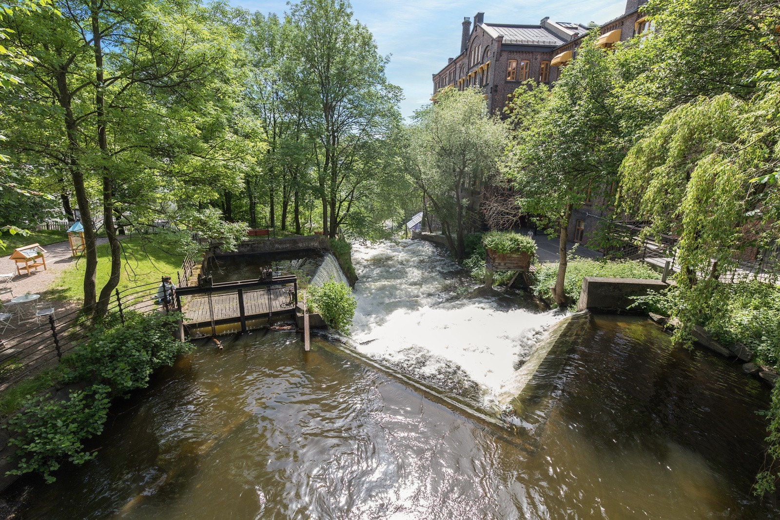 Turveien langs Akerselva er ideell for en joggetur eller bare en romantisk kveldstur langs elva. Galleribilde