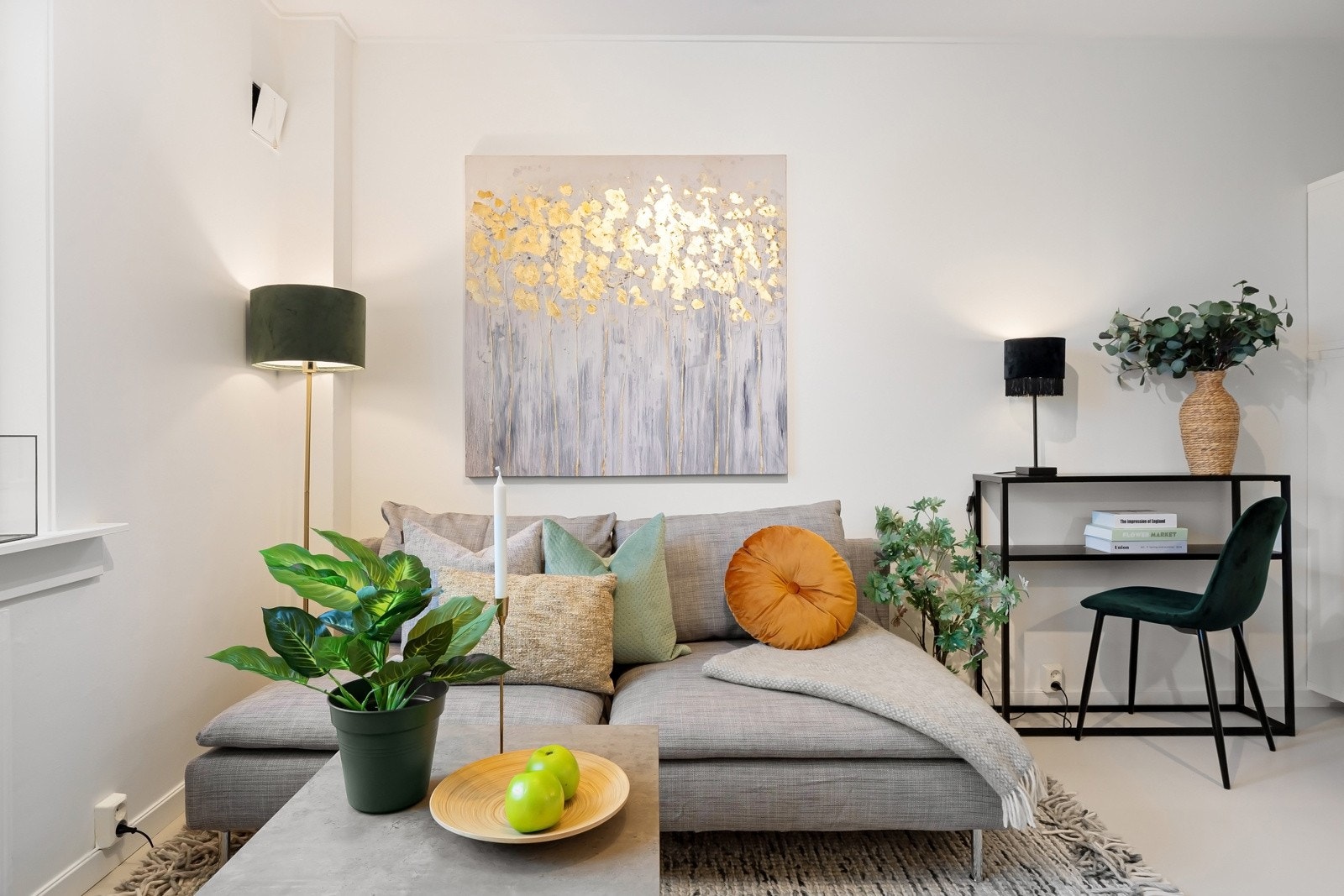 Boligen er malt i en lys og behagelig farge. Galleribilde