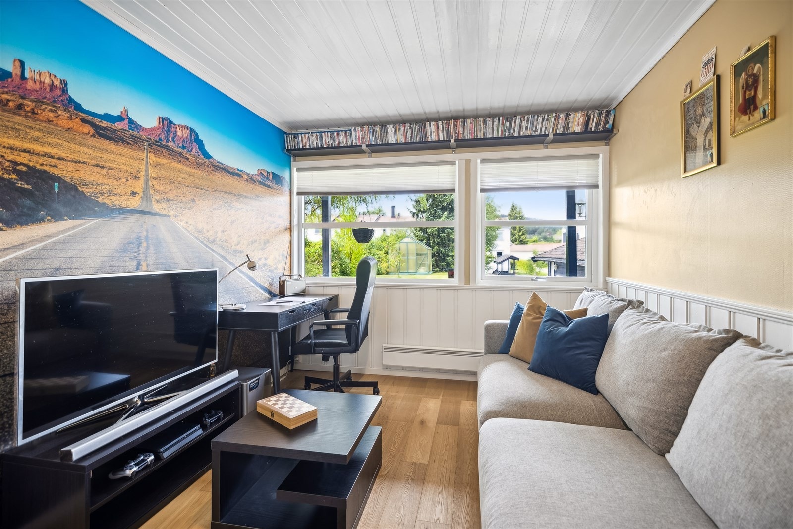 Soverom nr 2 i underetasjen, også av god størrelse. Galleribilde