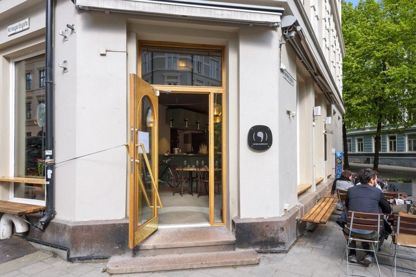 - Kort vei til hyggelig uteservering ved Rathkes plass - Galleribilde
