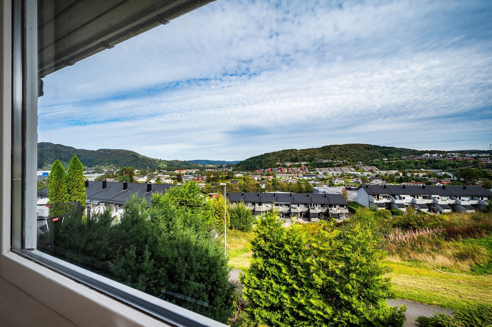 - Her kan du kokkelere til naturskjønn utsikt over nærområdet - Galleribilde