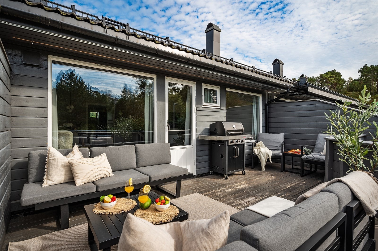 - Fantastisk, skjermet uteplass på 17m² - Galleribilde