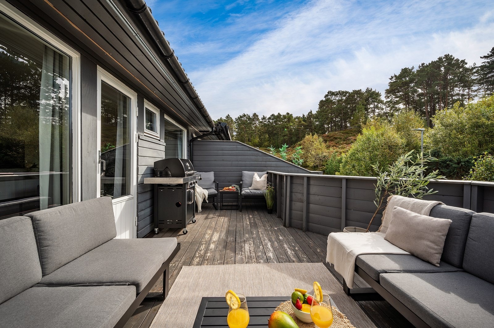 - Boligen fremstår som et godt hjem - jevnlig vedlikeholdt og modernisert de senere årene - Galleribilde