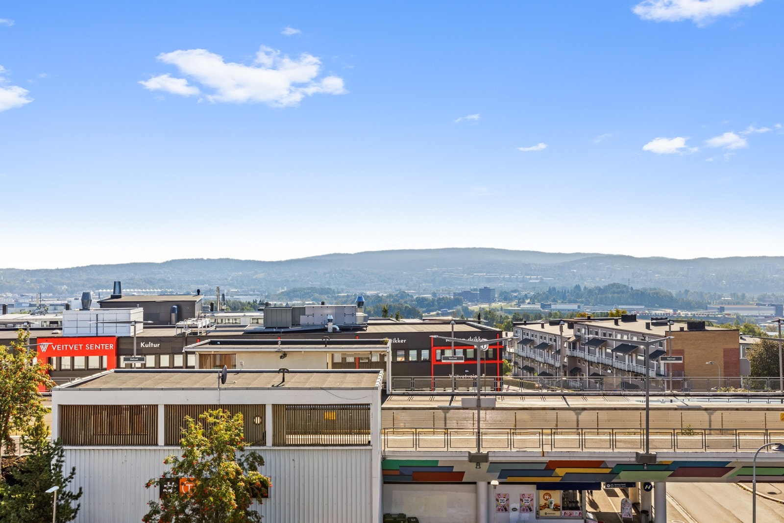Boligen ligger i byggets 4. etasje. Her får man en flott utsikt. Galleribilde