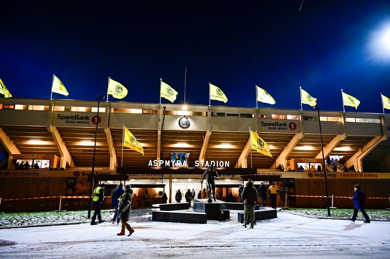 Ca. 3 km fra leiligheten til Aspmyra Stadion. Galleribilde