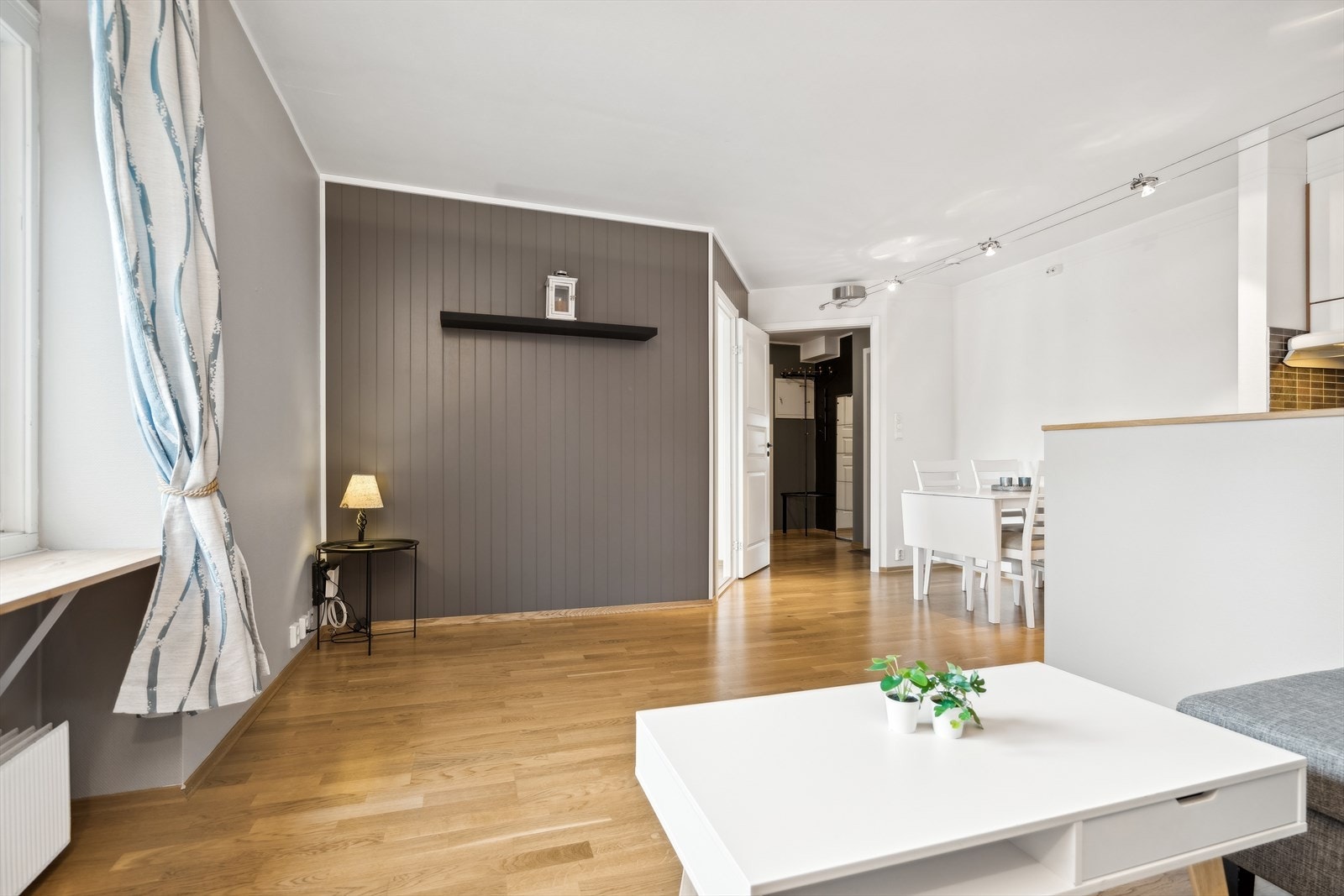 Leiligheten har en godt gjennomført planløsning med lys og romslig utførelse. Galleribilde